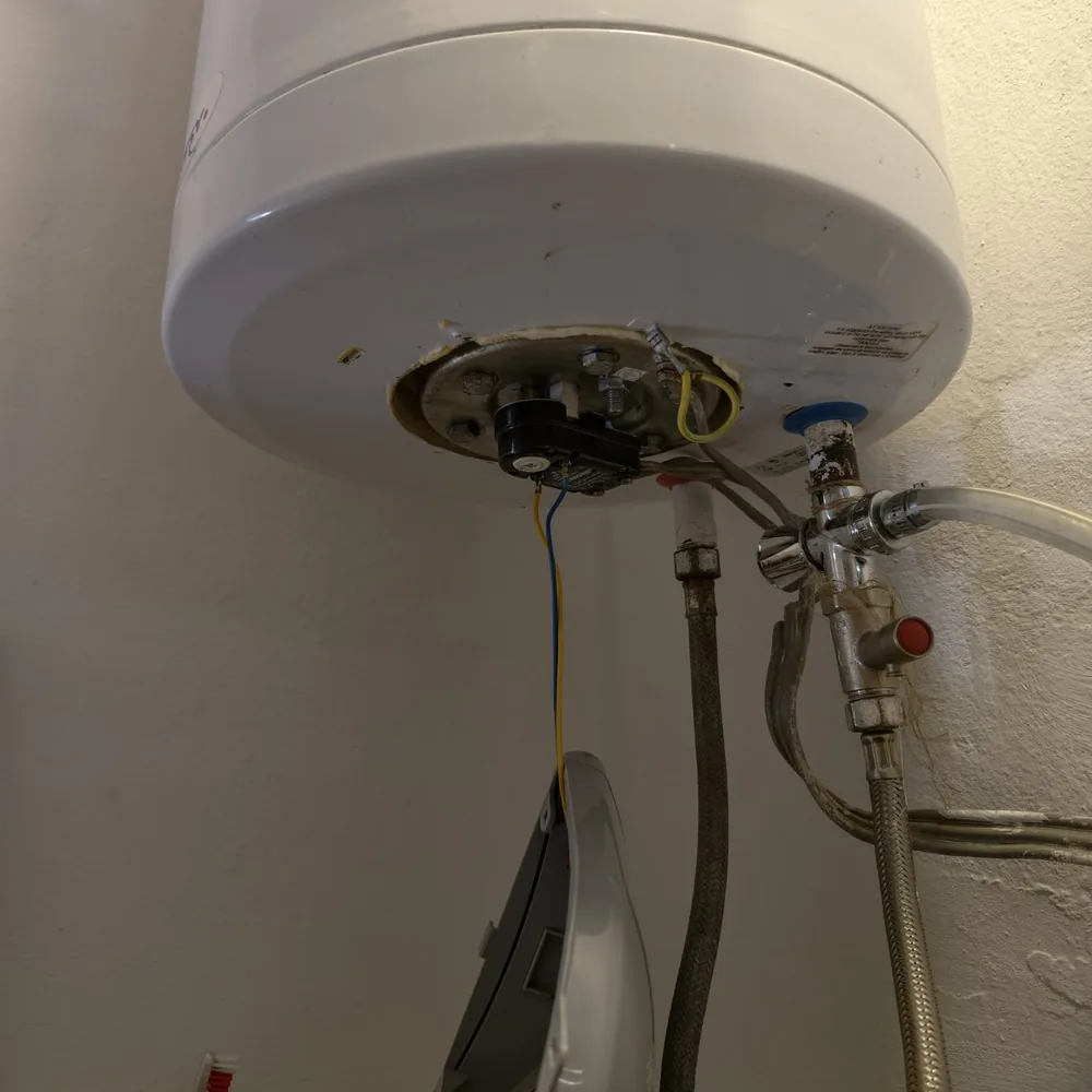 Servis bojlera — zamena termostata i grejača, izvedena intervencija na Limanu, Novi Sad